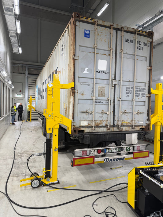Revolutionize Your Container Handling with ROC’s ISO Hydraulic Lifting Jacks