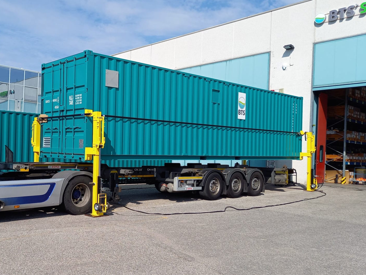 ISO Container Hydraulic Jacks – 32,000kg
